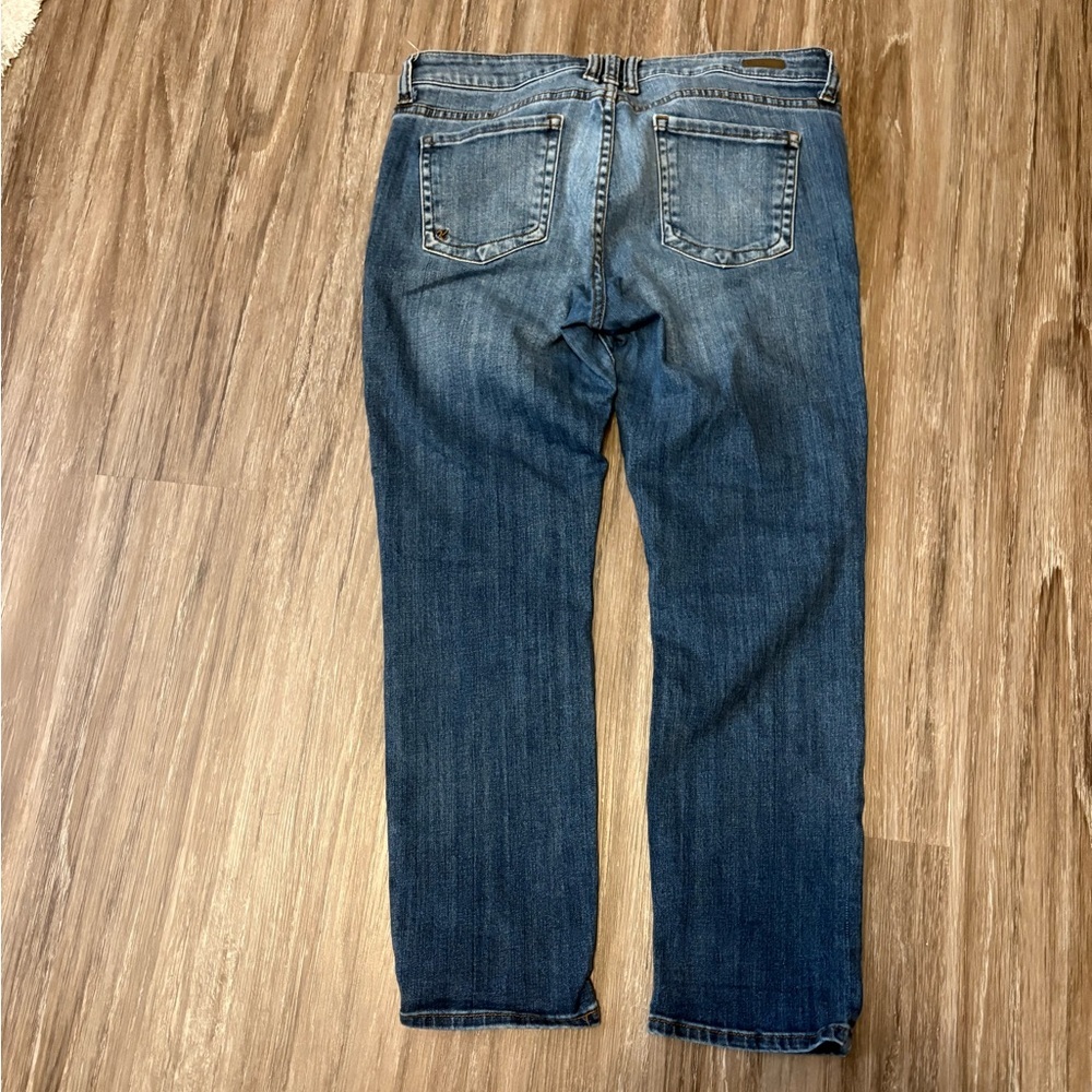 Kut from the Kloth women’s Medium Blue Washed semi Slim-Straight Jeans - Picture 2 of 4